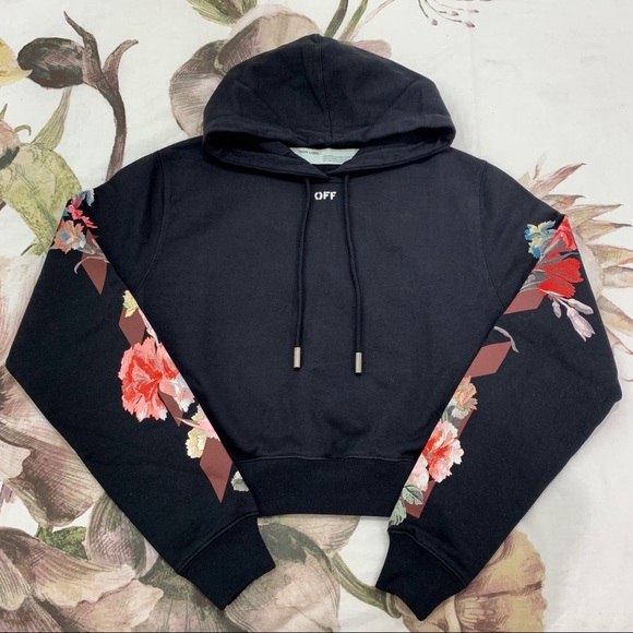 Rare Offwhite Black Cropped Flowers 